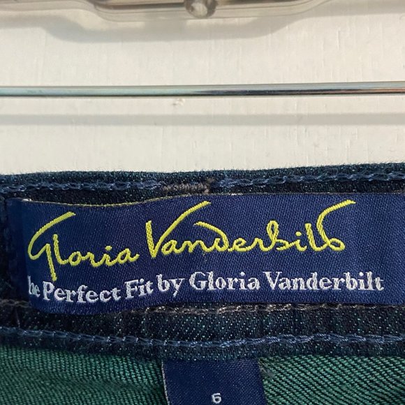 Like new Gloria Vanderbilt Allyson jean - Picture 2 of 2